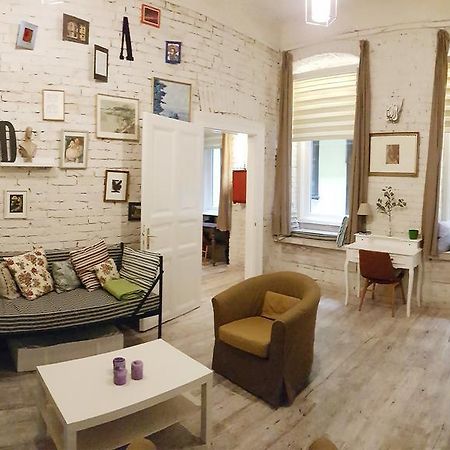 Bpr Wolf Apartment With Terrace Budapest Exterior photo